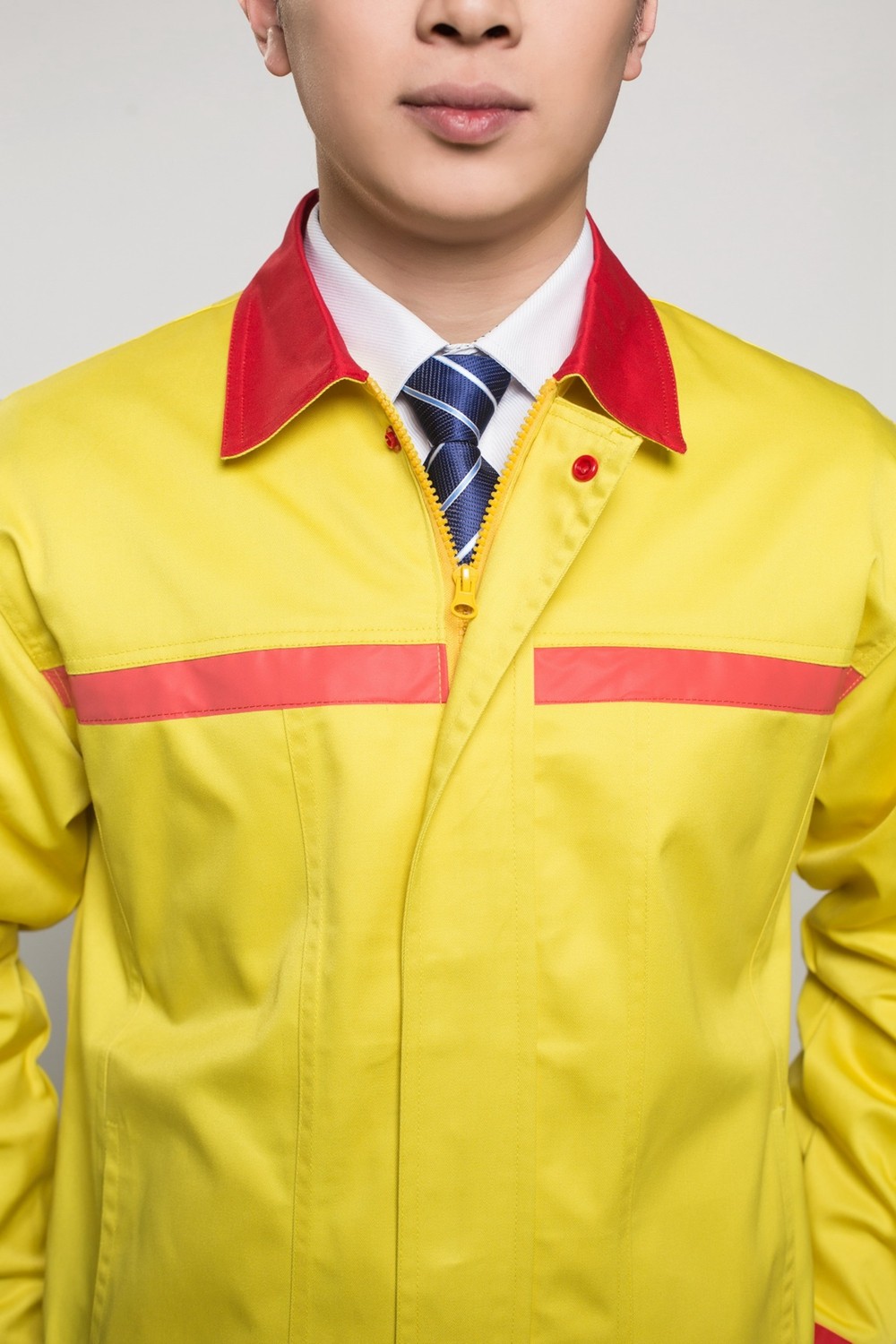 長(zhǎng)袖防靜電工作服細(xì)節(jié)展示 長(zhǎng)袖防靜電工作服細(xì)節(jié)展示