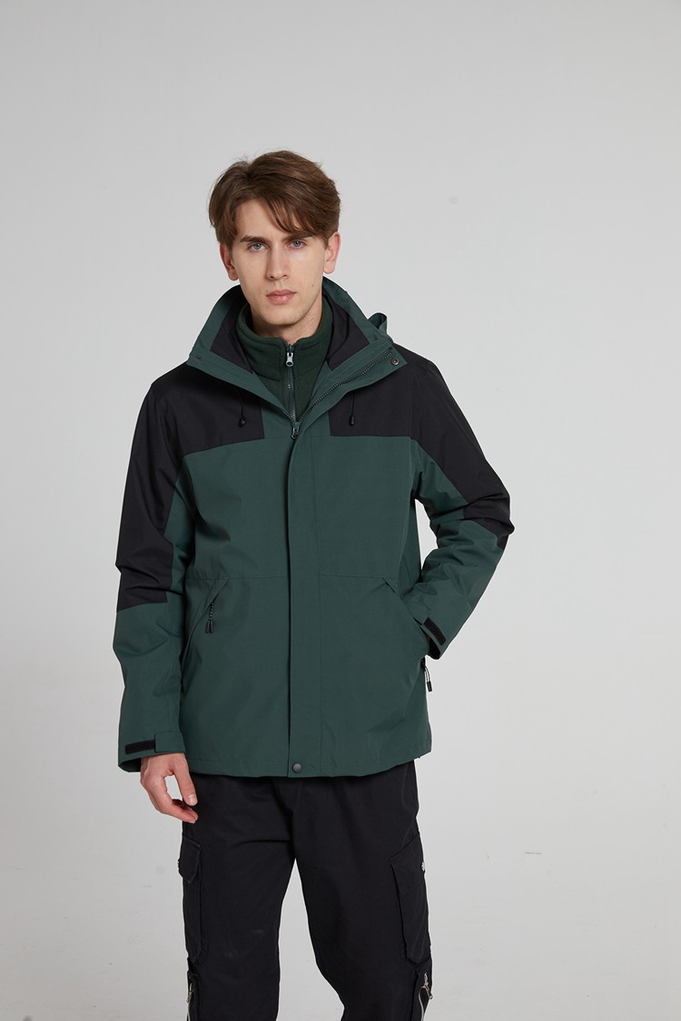 時尚沖鋒衣模特上身效果圖